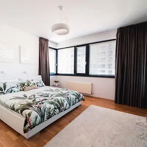 Apartament Marina River View Close To Centre Free Parking, Praga